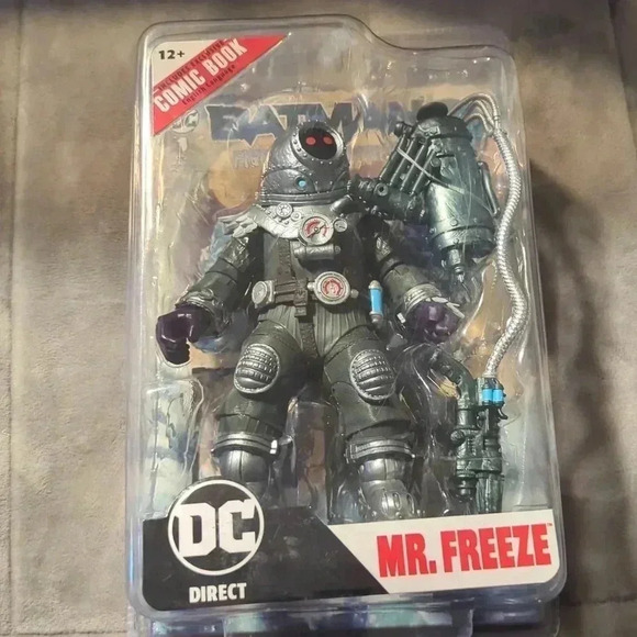 Mr.Freeze w/Batman Fighting the Frozen Comic (DC Page Punchers) 7" Figure - Picture 5 of 5